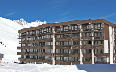 Tignes 290: Himmel, Bygning, Ejendom, Sne, Vindue, Urban Design, Ejerlejlighed, Sky, Ejendom, City