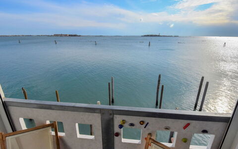 Venezia Giudecca 830: Vand, Himmel, Sky, Ejendom, Azure, Sø, Horisont, Vandvej
