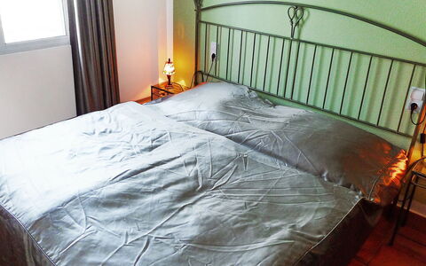 Bella Tierra: Soveværelse, Sengetøj, Seng, Sengetøj, Møbel, Ejendom, Bed Frame, Værelse, Etage, Madras
