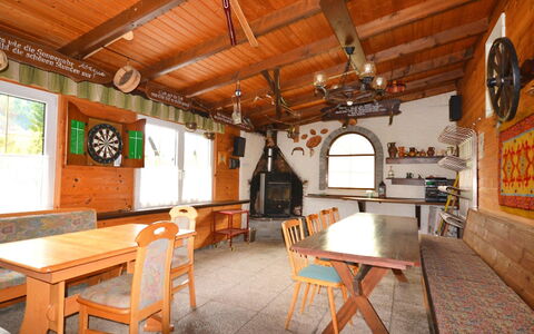 Ferienhaus Kofler: Værelse, Ejendom, Bygning, Indretning, Møbel, Hus, Ejendom, Bord, Bjælkehytte, Bjælke