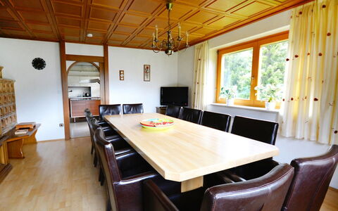 Ferienhaus Kofler: Værelse, Ejendom, Loft, Bygning, Møbel, Spisestue, Indretning, Bord, Hus, Etage