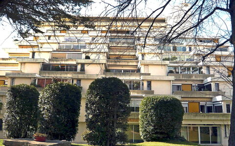 Château D'Arcadie: Boligområde, Lejlighed, Ejerlejlighed, Forstad, Landscaping, Altan, Hæk