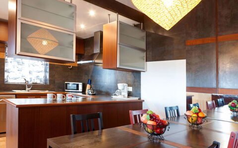 Mas Ambros: Værelse, Indretning, Ejendom, Møbel, Bygning, Loft, Countertop, Køkken, Cabinetry, Hus