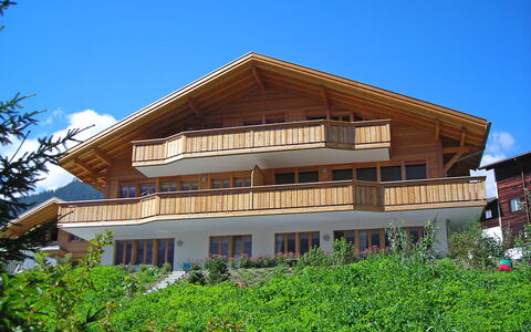 Chalet Pfingsteggblick: Bygning, Himmel, Plante, Vindue, Hus, Træ, Træ, Sommerhus, Boligområde, Ejendom