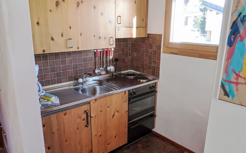 Flims 420: Køkken, Countertop, Træ, Større Bandage, Køkken Apparat, Cabinetry, Gulvbelægning, Møbel, Indretning, Køkkenvask