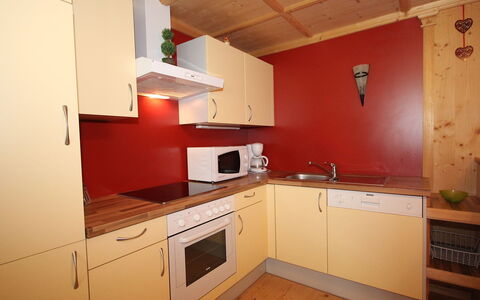 Christoph: Værelse, Ejendom, Køkken, Cabinetry, Møbel, Komfur, Bygning, Indretning, Countertop, Hus