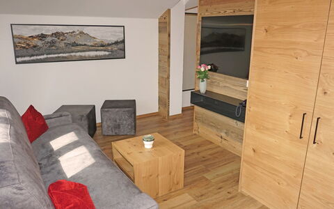Fiss 600: Ejendom, Møbel, Komfort, Træ, Bygning, Belysning, Arkitektur, Indretning, Stue, Etage