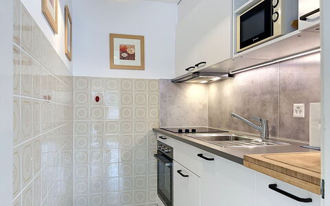 Nendaz 571: Køkken, Køkken Apparat, Countertop, Større Bandage, Gulvbelægning, Indretning, Træ, Etage, Cabinetry, Husholdningsapparat