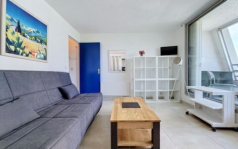 La Grande Motte 275: Gulvbelægning, Møbel, Indretning, Etage, Loft, Værelse, Lejlighed, Couch, Stue, Hjem