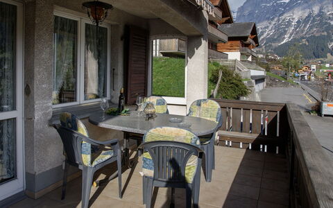 Grindelwald 104: Møbel, Hjem, Stol, Udendørs Møbler, Altan, Veranda, Skygge, Stueplante, Udendørs Bord, Køkken & Spisebord