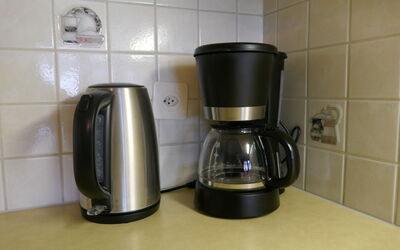 Strassscheuer 104.2: Køkken Apparat, Bordservice, Husholdningsapparat, Køkken, Serveware, Drinkware, Drop Kaffemaskine, Kaffemaskine