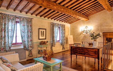 Villa Petrognano: Ejendom, Værelse, Indretning, Loft, Bygning, Møbel, Stue, Hus, Ejendom, Hjem