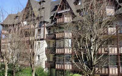 Deauville-Trouville 140: Menneskelig Bosættelse, Lejlighed, Ejerlejlighed, Hotel, Svømmepøl, Udvej, Ferieby