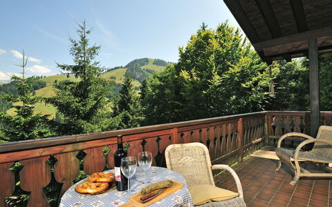 Chalet le Chamois: Ejendom, Værelse, Ejendom, Træ, Dæk, Hus, Bygning, Hjem, Landskab, Møbel