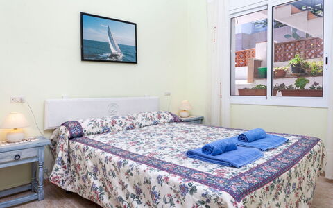 Llançà 541: Soveværelse, Sengetøj, Seng, Ejendom, Værelse, Møbel, Sengetøj, Madras, Bed Frame, Ejendom