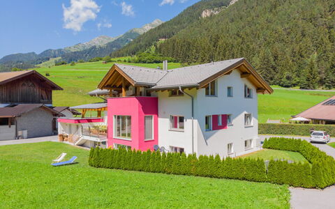 Pettneu am Arlberg 280: Sky, Bygning, Himmel, Plante, Bjerg, Vindue, Naturlige Landskab, Hus, Land Lot, Træ