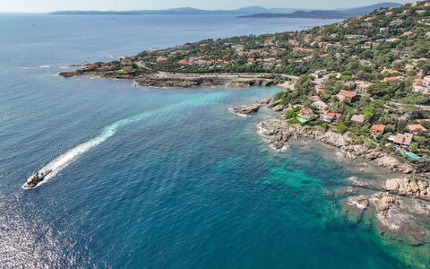Le Mas D'Esquières 7: Vand, Krop Af Vand, Kyst, Coastal Og Oceaniske Landskabsformer, Hav, Ocean, Headland, Kyst, Promontory, Vind Wave