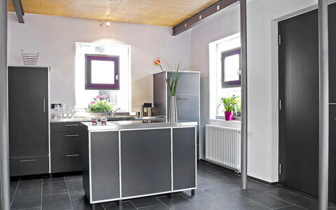 Albergo Centro: Værelse, Etage, Ejendom, Indretning, Møbel, Loft, Bygning, Flise, Countertop, Køkken
