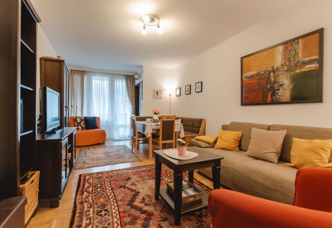 Bad Hofgastein 230: Billedramme, Bord, Møbel, Ejendom, Couch, Træ, Arkitektur, Indretning, Etage, Komfort