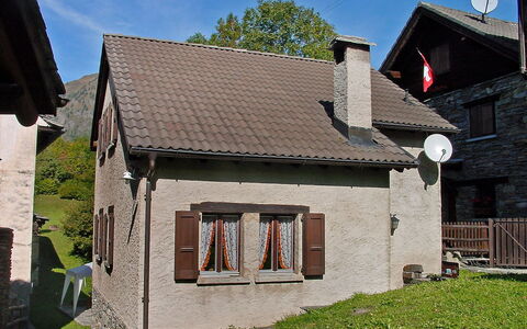 Marianne Plus: Hus, Ejendom, Sommerhus, Hjem, Bygning, Tag, Ejendom, Boligområde, Stuehus, Arkitektur