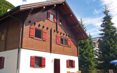 Verena: Sky, Himmel, Bygning, Plante, Vindue, Træ, Arkitektur, Hus, Sommerhus, Facade