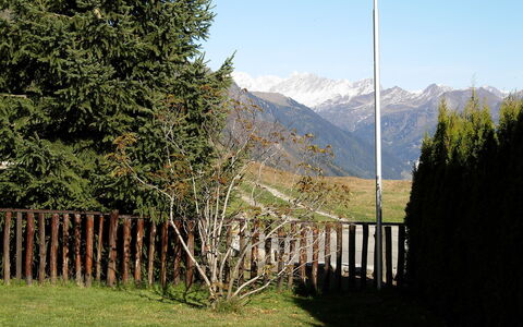 Verena: Bjerg, Bjergrige Landskabsformer, Træ, Naturlige Landskab, Bjergkæde, Alps, Ødemark, Himmel, Græs, Biome