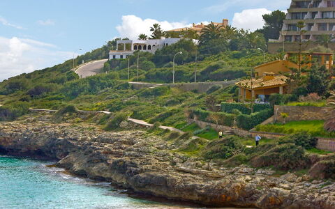 Cala Mendia Sea Views: Kyst, Naturlige Landskab, Hav, Klint, Vand, Coastal Og Oceaniske Landskabsformer, Promontory, Turisme, Kyst, Terræn