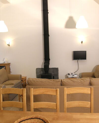 Stable Bothy 100.2