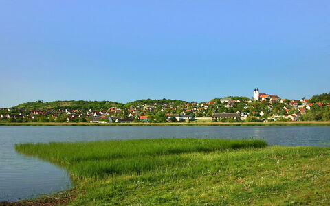 Lago: Krop Af Vand, Vand, Himmel, Flod, Grøn, Græs, Naturligt Miljø, Kyst, Bank, Hav