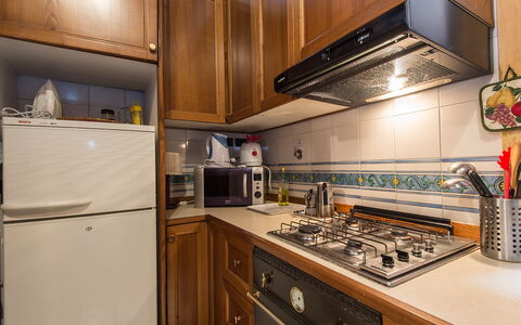 Navona: Cabinetry, Countertop, Ejendom, Møbel, Køkken Apparat, Gaskomfur, Komfur, Køkken, Husholdningsapparat, Træ