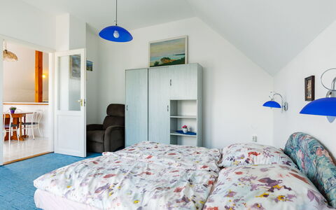 Anthony 2: Møbel, Ejendom, Blå, Bygning, Azure, Textile, Indretning, Hus, Arkitektur, Komfort