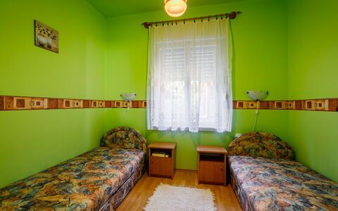 Verde: Bygning, Ejendom, Møbel, Grøn, Komfort, Træ, Textile, Indretning, Belysning