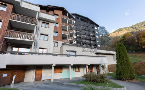 Saint Gervais 425: Plante, Himmel, Bygning, Ejendom, Vindue, Træ, Urban Design, Ejerlejlighed, Boligområde