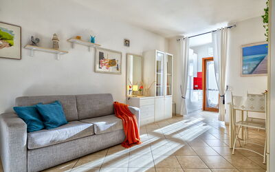 Csb - 11 a - Baia de Bahas 300.9: Billedramme, Møbel, Couch, Indretning, Stue, Træ, Etage, Studio Couch, Gulvbelægning, Væg