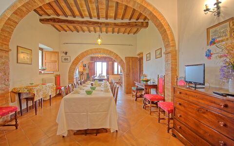 San Donnino: Bygning, Værelse, Ejendom, Indretning, Møbel, Ejendom, Estate, Restaurant, Arch, Etage