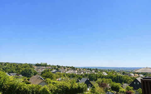 Deauville-Trouville 175: Himmel, Blå, Daytime, Boligområde, Vegetationen, Horisont, Tag, Hjem, Menneskelig Bosættelse, Forstad
