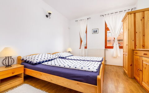 Ruby 1: Bygning, Møbel, Ejendom, Komfort, Cabinetry, Bed Frame, Hus, Træ, Orange, Belysning