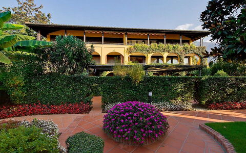 Giardino: Ejendom, Bygning, Have, Ejendom, Botanik, Hus, Arkitektur, Hacienda, Hjem, Estate