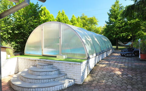 Chill: Plante, Ejendom, Bygning, Himmel, Træ, Skygge, Arkitektur, Biome, Ejendom, Landskab