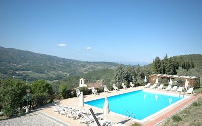 Fattoria Il Monte: Svømmepøl, Ejendom, Hus, Ejendom, Bygning, Villa, Ferie, Estate, Fritid, Udvej