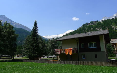 Amara: Natur, Bjerg, Bjergrige Landskabsformer, Naturlige Landskab, Ejendom, Hill Station, Hus, Bjergkæde, Alps, Himmel