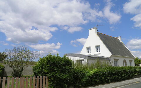 Sables Blancs: Ejendom, Himmel, Hus, Sky, Bygning, Landdistrikt, Arkitektur, Kirke, Sommerhus, Tag