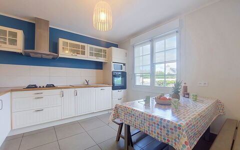 Sables Blancs: Gulvbelægning, Indretning, Møbel, Etage, Træ, Cabinetry, Countertop, Loft, Køkken, Værelse