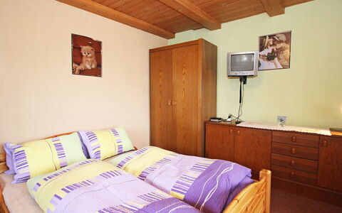 Hussl: Soveværelse, Seng, Værelse, Møbel, Sengetøj, Ejendom, Sengetøj, Bed Frame, Loft, Væg
