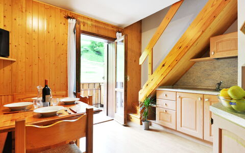 Canazei 700: Møbel, Cabinetry, Ejendom, Countertop, Bygning, Bord, Træ, Indretning, Køkken, Gulvbelægning