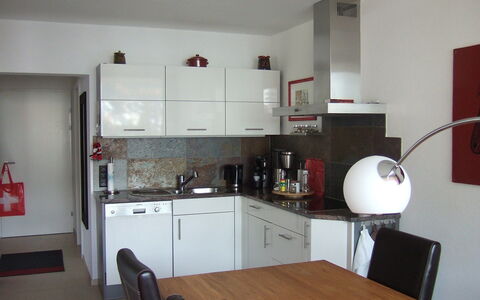 Promenade Wohnung 21: Værelse, Ejendom, Møbel, Etage, Countertop, Køkken, Indretning, Bygning, Hus, Cabinetry