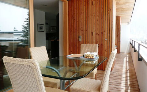 Promenade Wohnung 21: Værelse, Ejendom, Møbel, Indretning, Bygning, Hus, Bord, Ejendom, Loft, Arkitektur
