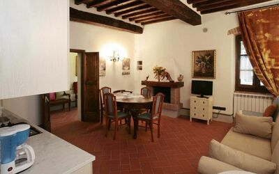 Papavero: Værelse, Bygning, Ejendom, Møbel, Indretning, Stue, Hus, Loft, Ejendom, Villa