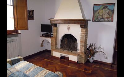 Selene: Hearth, Ildsted, Murværk Oven, Værelse, Ejendom, Brændeovn, Etage, Stue, Trægulve, Hårdttræ