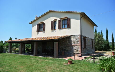 Nonno Tobia: Himmel, Plante, Bygning, Vindue, Træ, Hus, Land Lot, Træ, Skygge, Sommerhus